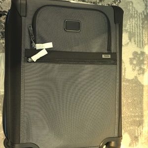 Tumi Alpha 2 Continental Carry on Brand New w Tag